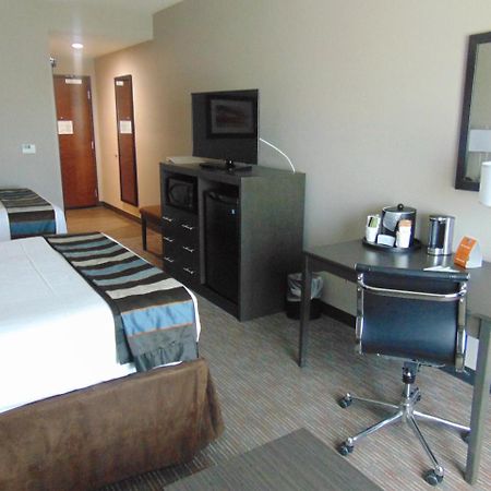 Wingate By Wyndham Lubbock Hotel Exterior photo
